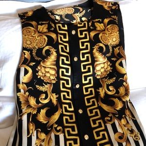 Elegant baroque print vest